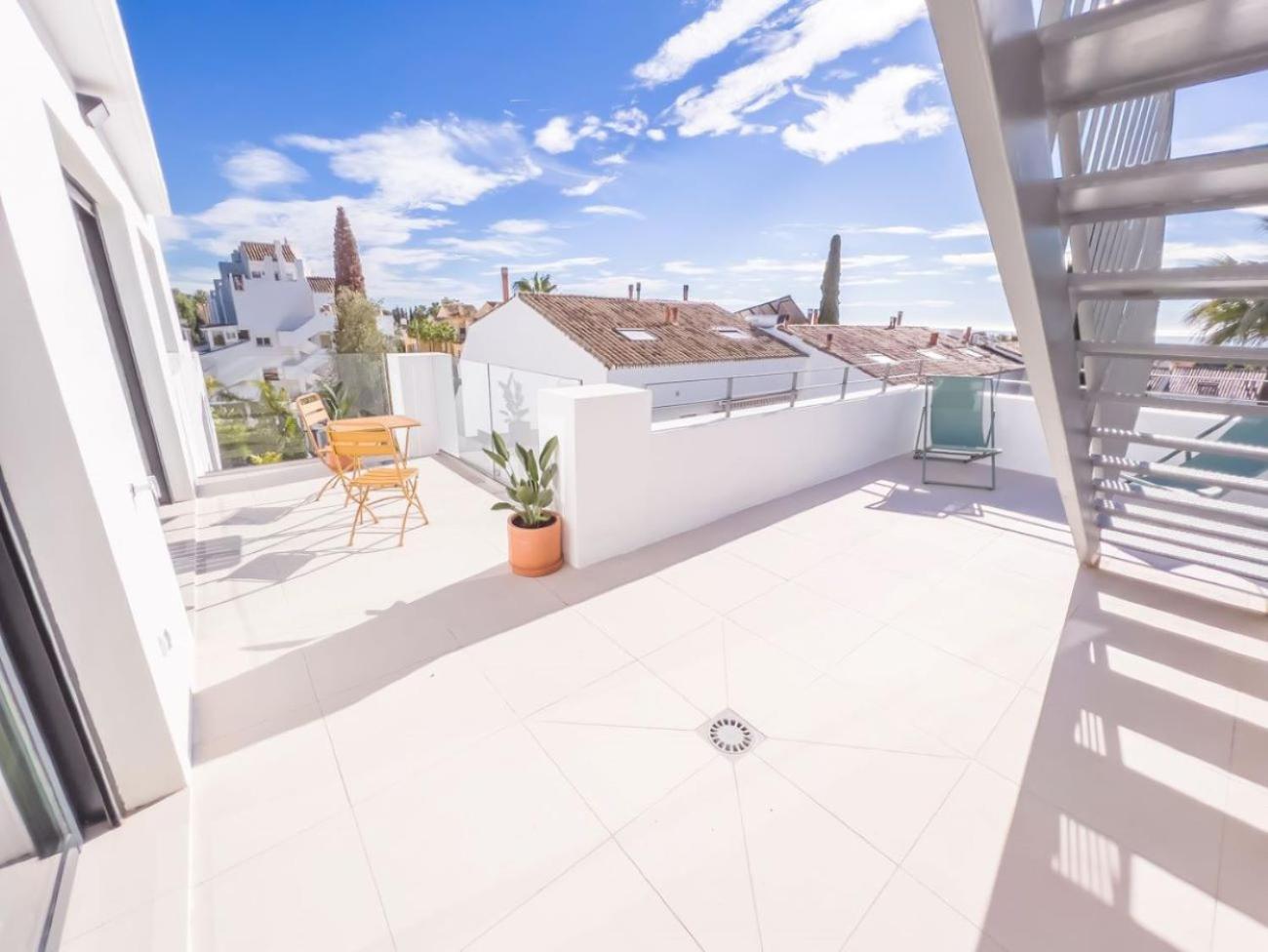 Penthouse On The Golden Mile Marbella Exterior photo