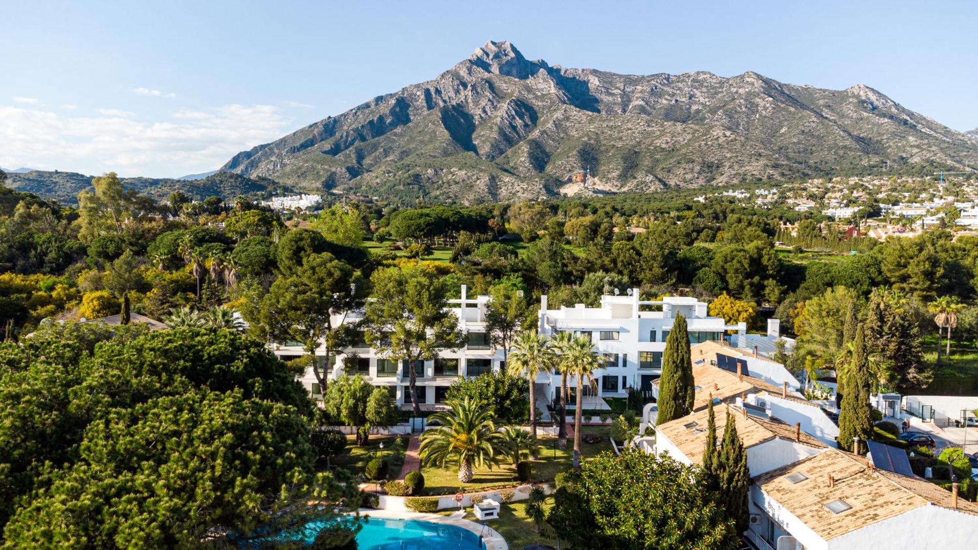 Penthouse On The Golden Mile Marbella Exterior photo