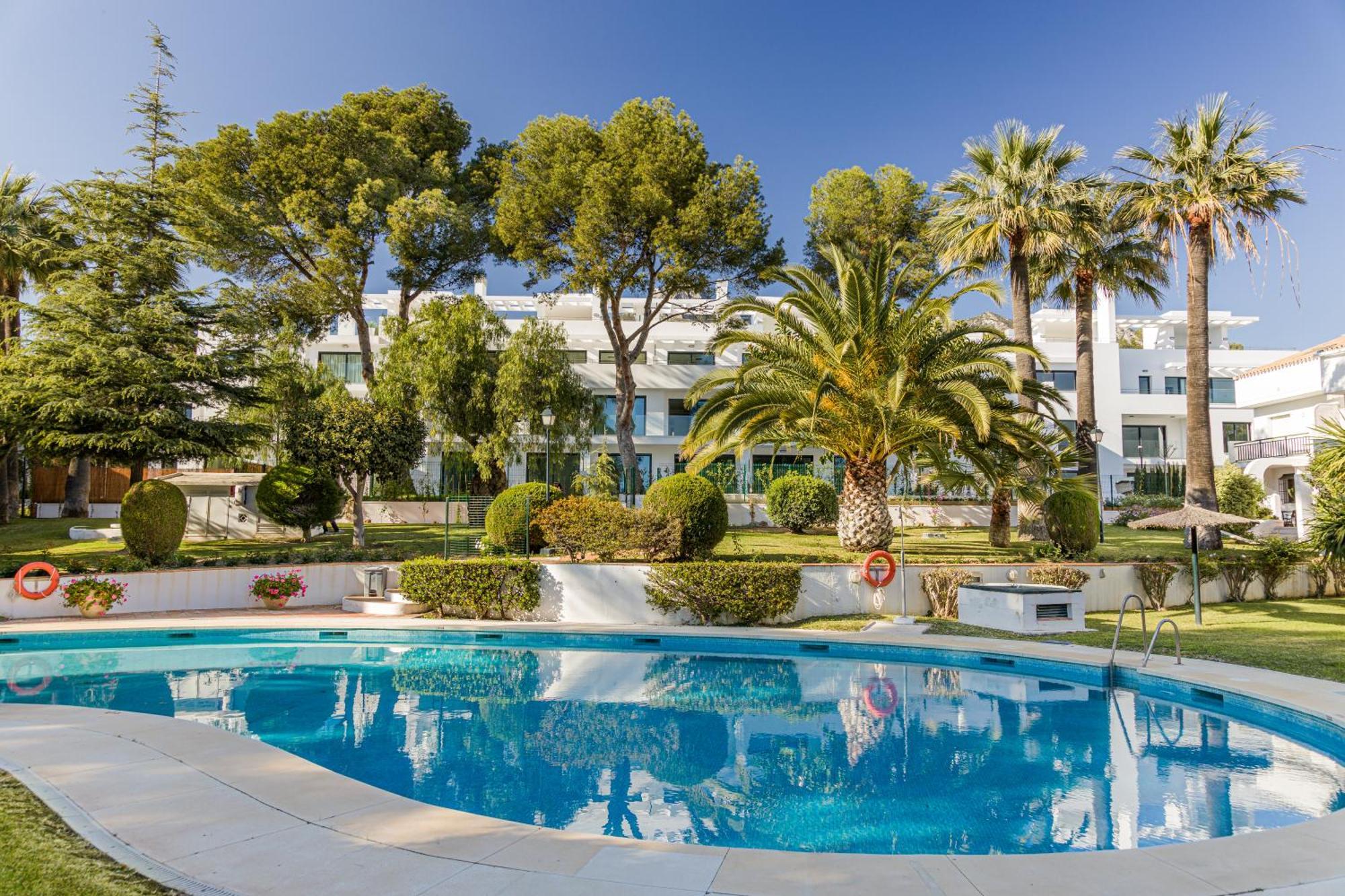 Penthouse On The Golden Mile Marbella Exterior photo